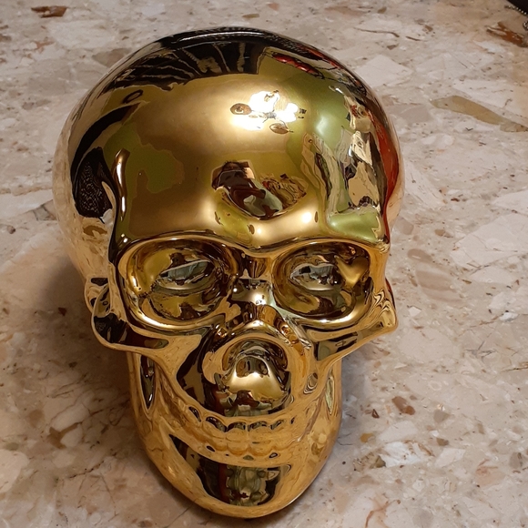 Streamline Golden Skull Money Bank - Picture 2 of 7